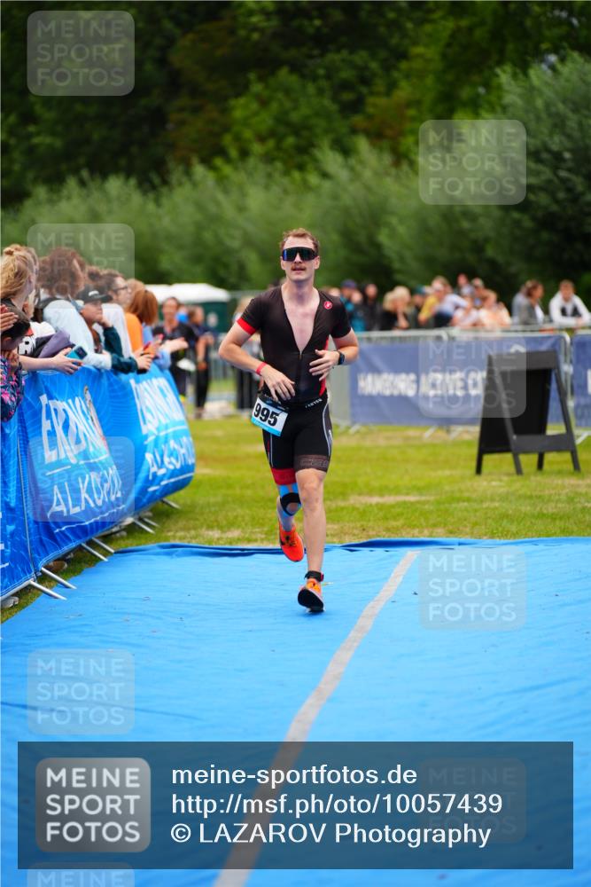 30.08.2026 - Elbe Triathlon Hamburg LAZAROV Photography http://msf.ph/oto/10057439 30.08.2026 11:19:29 Ziel 950, 995 meine-sportfotos.de
