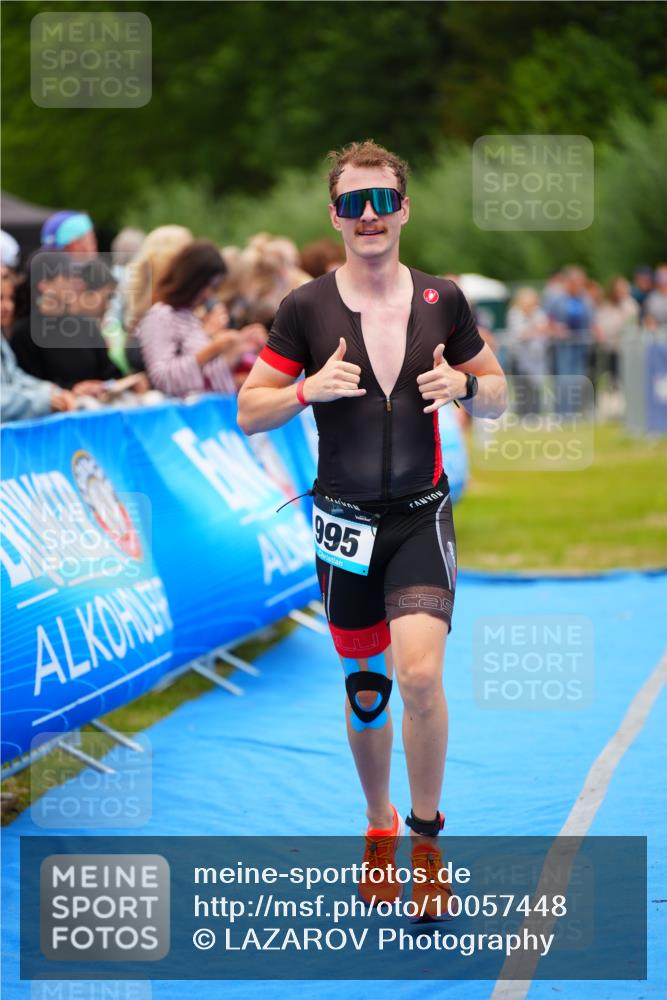 30.08.2026 - Elbe Triathlon Hamburg LAZAROV Photography http://msf.ph/oto/10057448 30.08.2026 11:19:31 Ziel 950, 995 meine-sportfotos.de