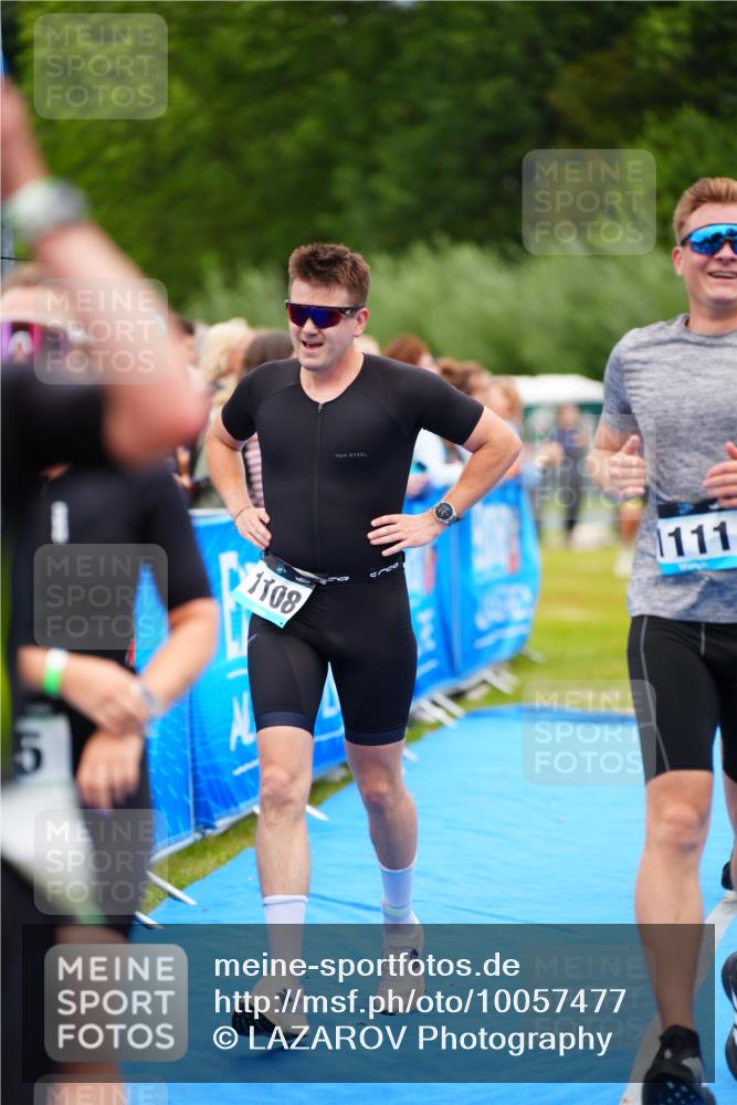 30.08.2026 - Elbe Triathlon Hamburg LAZAROV Photography http://msf.ph/oto/10057477 30.08.2026 11:19:41 Ziel 1091, 1108, 1111 meine-sportfotos.de