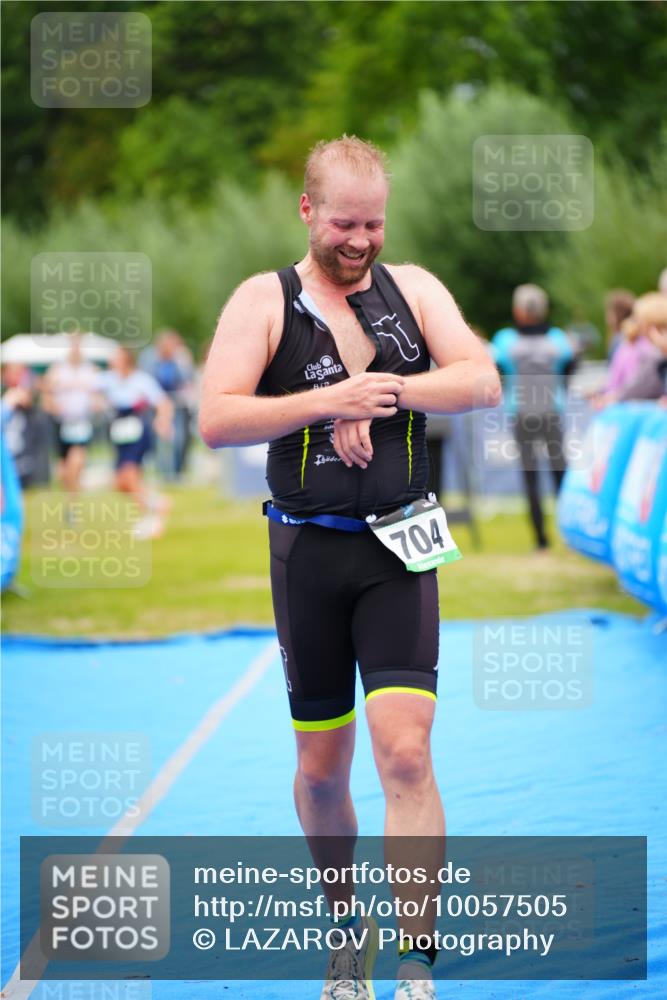 30.08.2026 - Elbe Triathlon Hamburg LAZAROV Photography http://msf.ph/oto/10057505 30.08.2026 11:19:51 Ziel 667, 704 meine-sportfotos.de