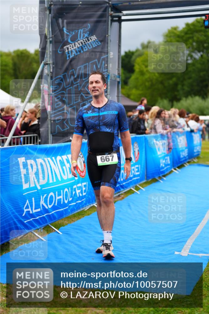 30.08.2026 - Elbe Triathlon Hamburg LAZAROV Photography http://msf.ph/oto/10057507 30.08.2026 11:19:53 Ziel 667, 704, 1071 meine-sportfotos.de