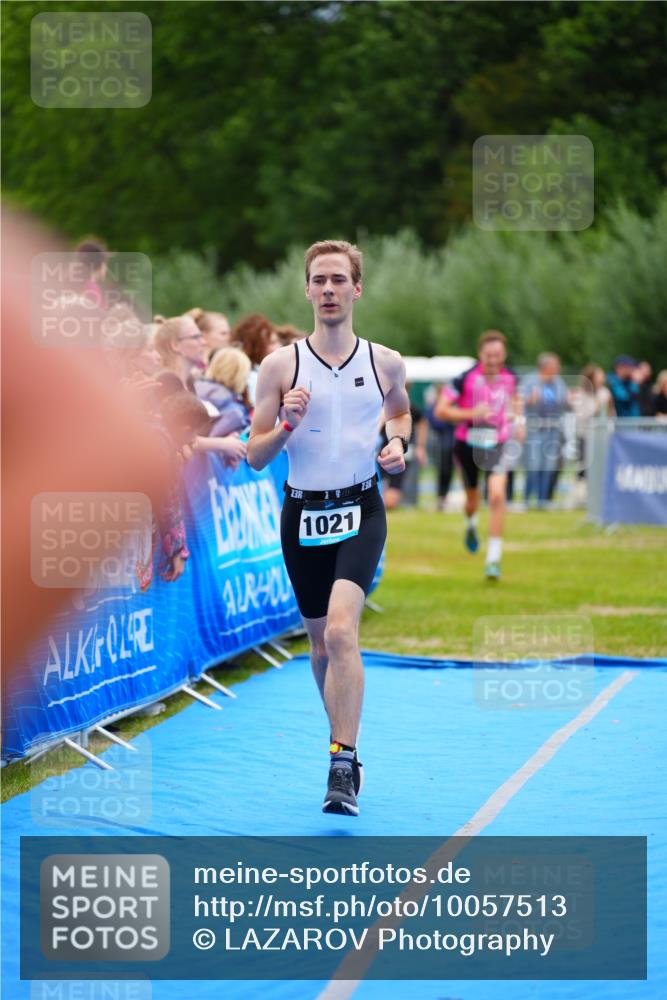 30.08.2026 - Elbe Triathlon Hamburg LAZAROV Photography http://msf.ph/oto/10057513 30.08.2026 11:19:57 Ziel 572, 1071 meine-sportfotos.de