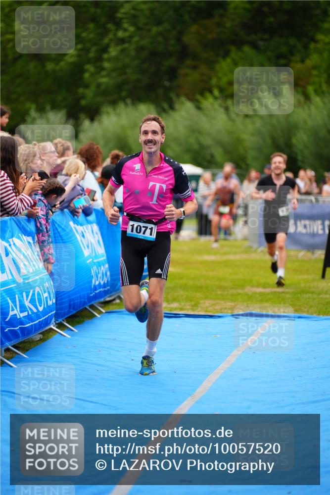 30.08.2026 - Elbe Triathlon Hamburg LAZAROV Photography http://msf.ph/oto/10057520 30.08.2026 11:20:00 Ziel 572, 725, 1071 meine-sportfotos.de