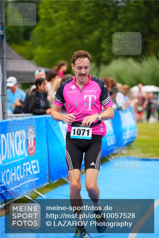 30.08.2026 - Elbe Triathlon Hamburg LAZAROV Photography http://msf.ph/oto/10057528 30.08.2026 11:20:01 Ziel 572, 725, 1071 meine-sportfotos.de
