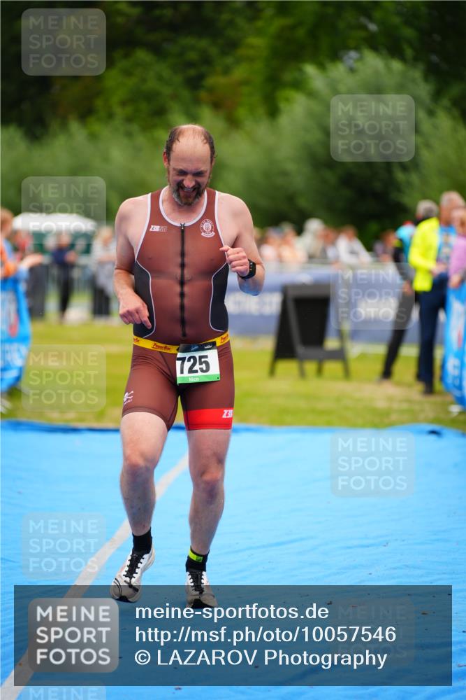 30.08.2026 - Elbe Triathlon Hamburg LAZAROV Photography http://msf.ph/oto/10057546 30.08.2026 11:20:07 Ziel 572, 725 meine-sportfotos.de