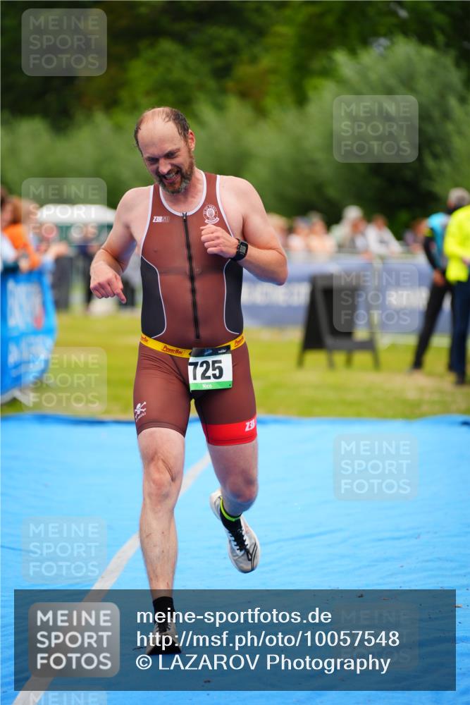 30.08.2026 - Elbe Triathlon Hamburg LAZAROV Photography http://msf.ph/oto/10057548 30.08.2026 11:20:07 Ziel 572, 725 meine-sportfotos.de