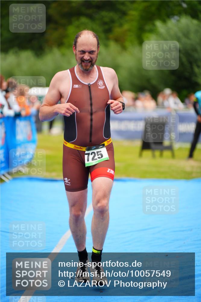 30.08.2026 - Elbe Triathlon Hamburg LAZAROV Photography http://msf.ph/oto/10057549 30.08.2026 11:20:07 Ziel 572, 725 meine-sportfotos.de