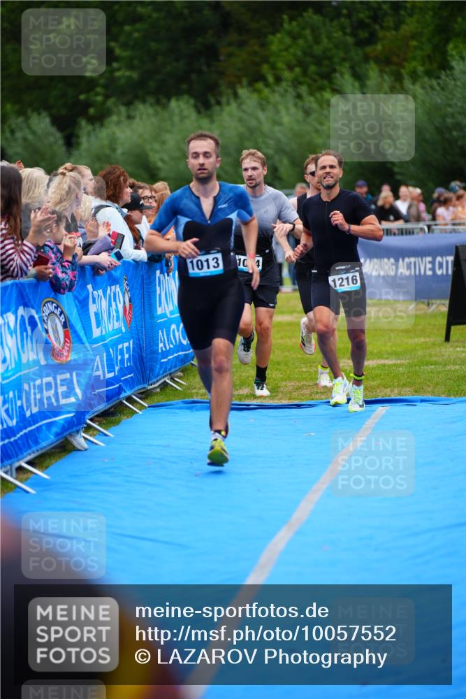 30.08.2026 - Elbe Triathlon Hamburg LAZAROV Photography http://msf.ph/oto/10057552 30.08.2026 11:20:20 Ziel 1013, 1029, 1094, 1216 meine-sportfotos.de