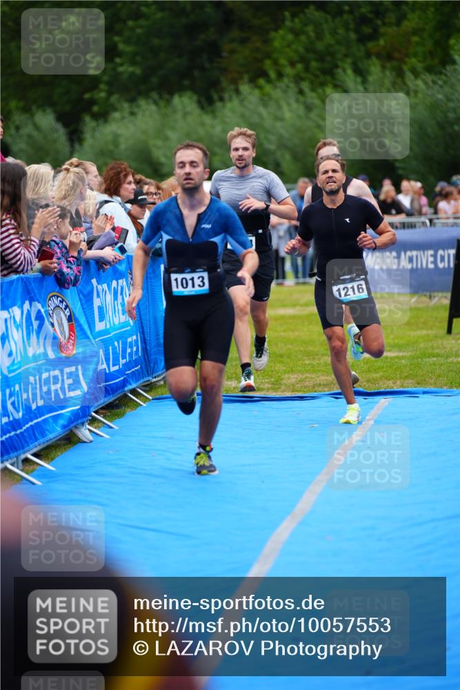 30.08.2026 - Elbe Triathlon Hamburg LAZAROV Photography http://msf.ph/oto/10057553 30.08.2026 11:20:20 Ziel 1013, 1029, 1094, 1216 meine-sportfotos.de