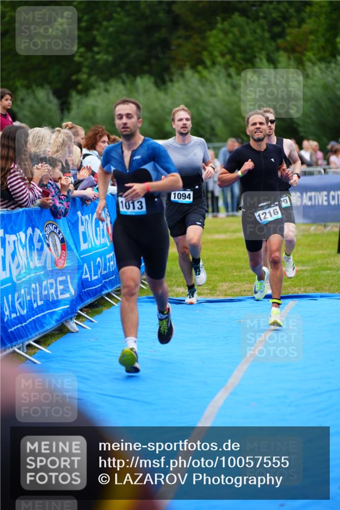 30.08.2026 - Elbe Triathlon Hamburg LAZAROV Photography http://msf.ph/oto/10057555 30.08.2026 11:20:20 Ziel 1013, 1029, 1094, 1216 meine-sportfotos.de