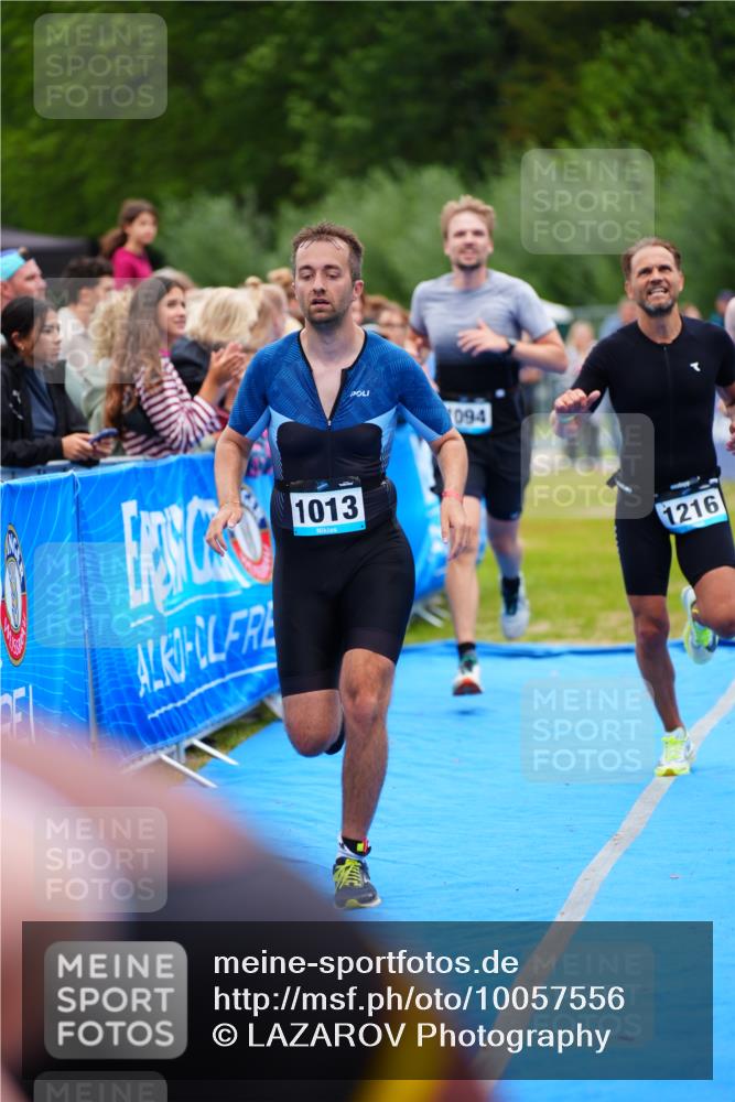 30.08.2026 - Elbe Triathlon Hamburg LAZAROV Photography http://msf.ph/oto/10057556 30.08.2026 11:20:21 Ziel 1013, 1029, 1094, 1216 meine-sportfotos.de