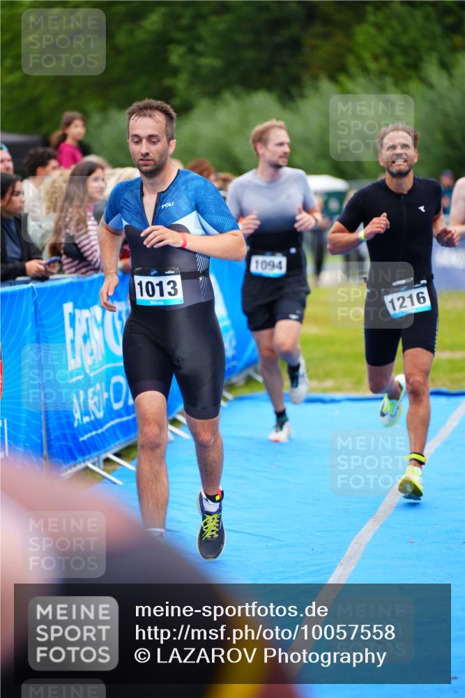 30.08.2026 - Elbe Triathlon Hamburg LAZAROV Photography http://msf.ph/oto/10057558 30.08.2026 11:20:21 Ziel 1013, 1029, 1094, 1216 meine-sportfotos.de