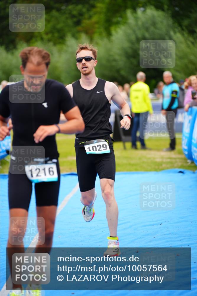 30.08.2026 - Elbe Triathlon Hamburg LAZAROV Photography http://msf.ph/oto/10057564 30.08.2026 11:20:23 Ziel 1013, 1029, 1094, 1216 meine-sportfotos.de