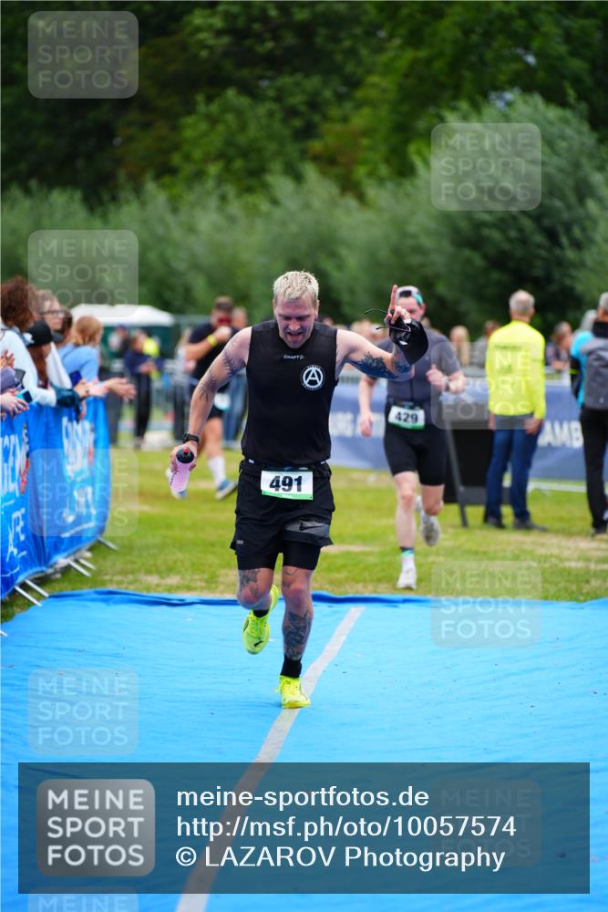30.08.2026 - Elbe Triathlon Hamburg LAZAROV Photography http://msf.ph/oto/10057574 30.08.2026 11:20:31 Ziel 429, 491, 1101 meine-sportfotos.de