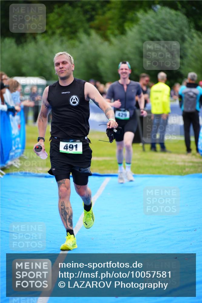 30.08.2026 - Elbe Triathlon Hamburg LAZAROV Photography http://msf.ph/oto/10057581 30.08.2026 11:20:32 Ziel 429, 491, 1101 meine-sportfotos.de