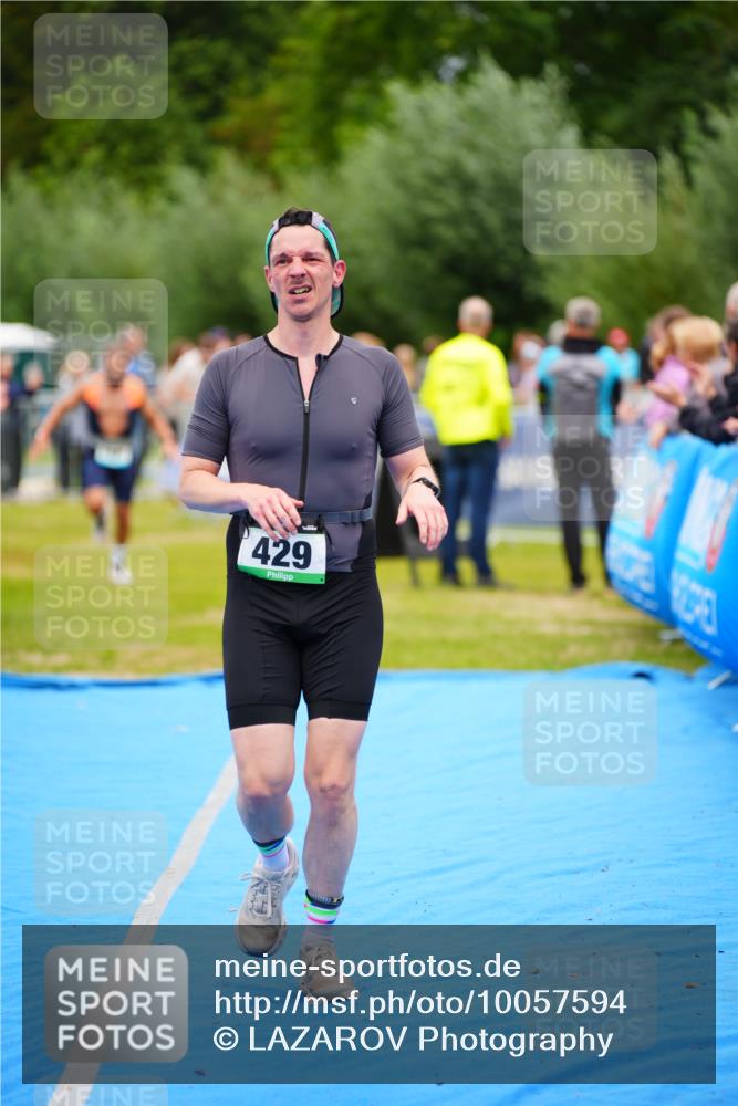 30.08.2026 - Elbe Triathlon Hamburg LAZAROV Photography http://msf.ph/oto/10057594 30.08.2026 11:20:35 Ziel 429, 491, 886, 1059, 1101 meine-sportfotos.de