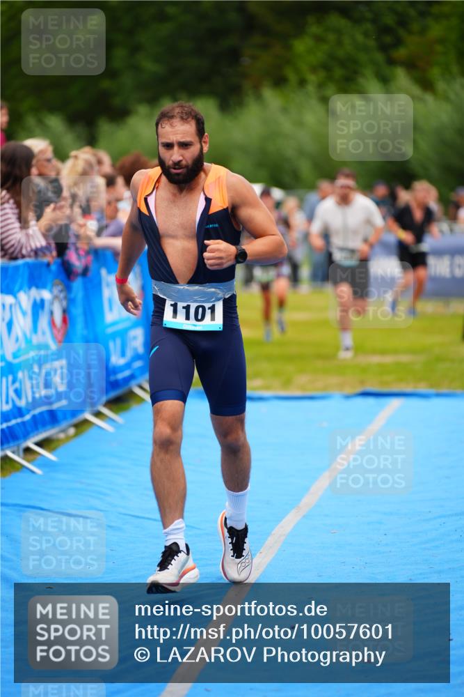 30.08.2026 - Elbe Triathlon Hamburg LAZAROV Photography http://msf.ph/oto/10057601 30.08.2026 11:20:40 Ziel 886, 1059, 1101 meine-sportfotos.de