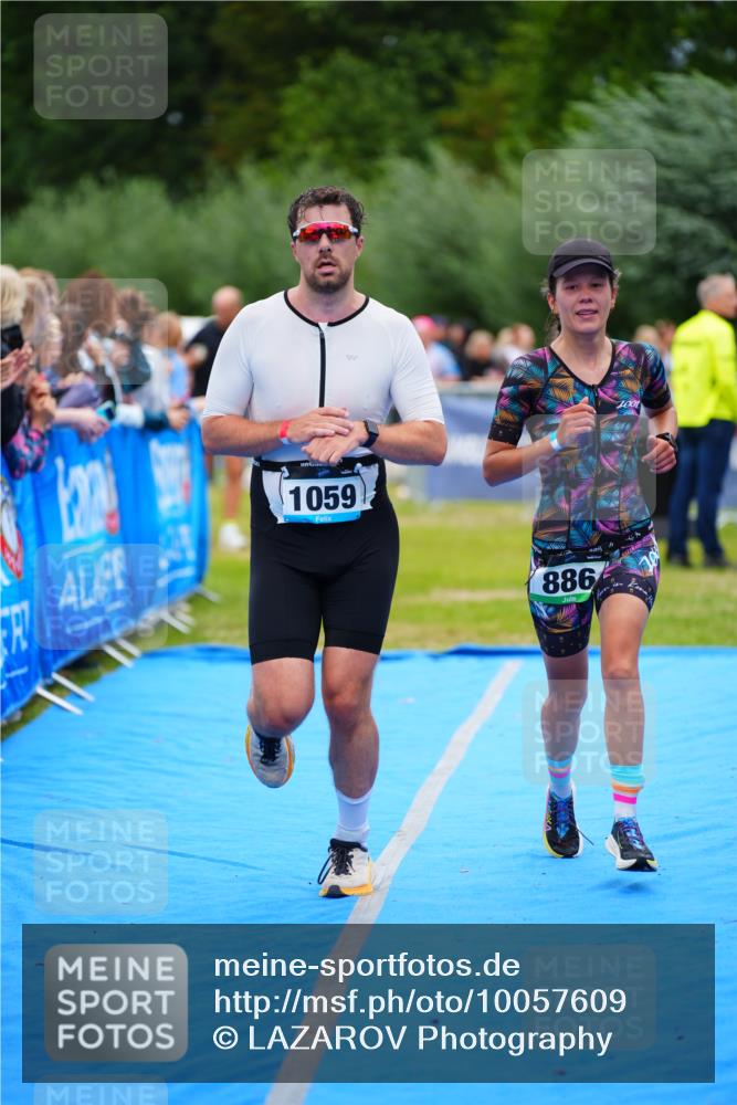 30.08.2026 - Elbe Triathlon Hamburg LAZAROV Photography http://msf.ph/oto/10057609 30.08.2026 11:20:44 Ziel 886, 1059 meine-sportfotos.de