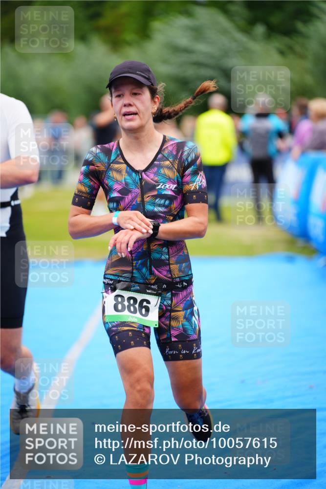30.08.2026 - Elbe Triathlon Hamburg LAZAROV Photography http://msf.ph/oto/10057615 30.08.2026 11:20:45 Ziel 886, 1059 meine-sportfotos.de