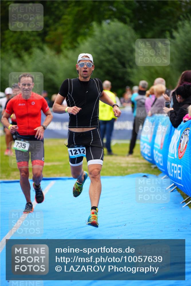 30.08.2026 - Elbe Triathlon Hamburg LAZAROV Photography http://msf.ph/oto/10057639 30.08.2026 11:21:01 Ziel 735, 1100, 1212, 1225 meine-sportfotos.de