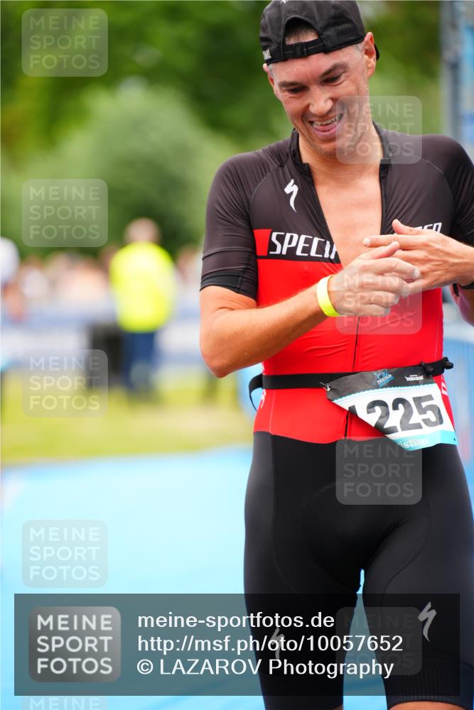 30.08.2026 - Elbe Triathlon Hamburg LAZAROV Photography http://msf.ph/oto/10057652 30.08.2026 11:21:06 Ziel 735, 999, 1100, 1225, 1276 meine-sportfotos.de