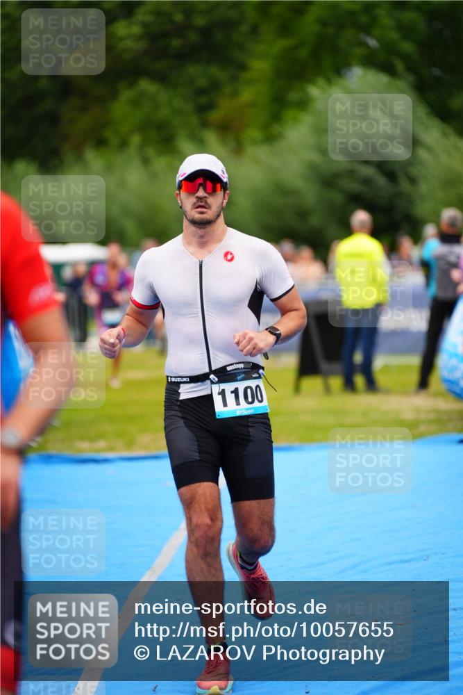 30.08.2026 - Elbe Triathlon Hamburg LAZAROV Photography http://msf.ph/oto/10057655 30.08.2026 11:21:07 Ziel 999, 1100, 1225, 1276 meine-sportfotos.de