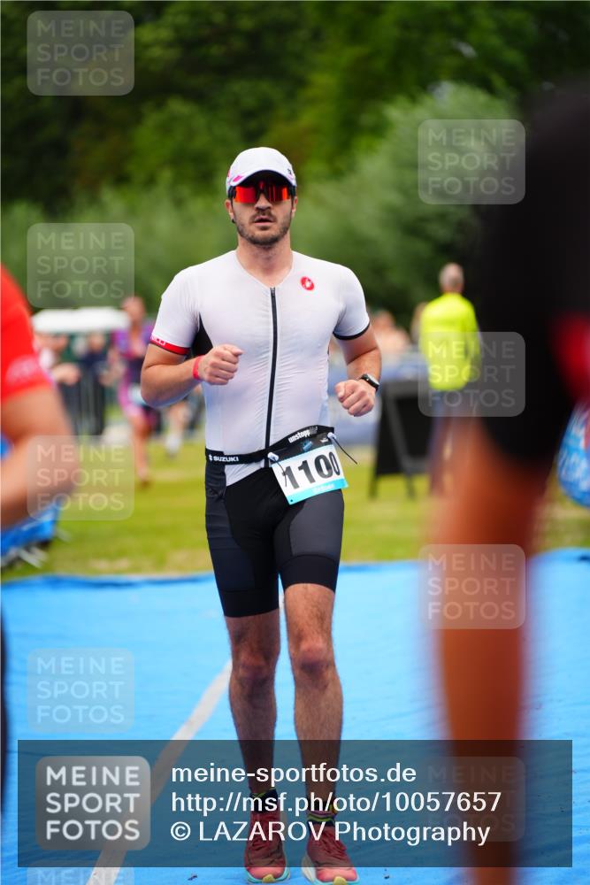30.08.2026 - Elbe Triathlon Hamburg LAZAROV Photography http://msf.ph/oto/10057657 30.08.2026 11:21:07 Ziel 999, 1100, 1225, 1276 meine-sportfotos.de