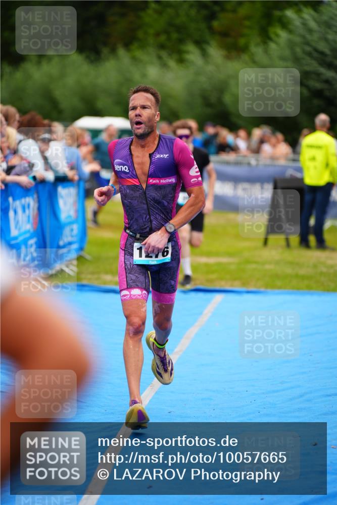 30.08.2026 - Elbe Triathlon Hamburg LAZAROV Photography http://msf.ph/oto/10057665 30.08.2026 11:21:12 Ziel 999, 1017, 1276 meine-sportfotos.de