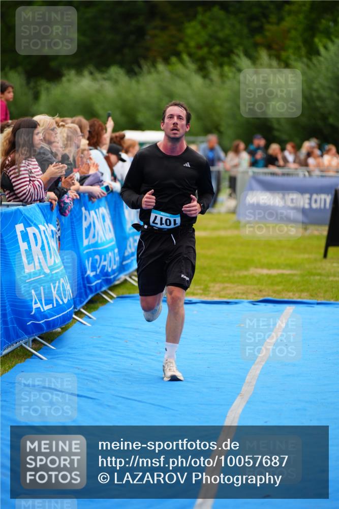 30.08.2026 - Elbe Triathlon Hamburg LAZAROV Photography http://msf.ph/oto/10057687 30.08.2026 11:21:19 Ziel 834, 1017 meine-sportfotos.de
