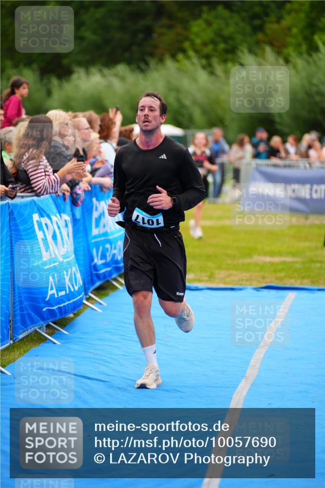 30.08.2026 - Elbe Triathlon Hamburg LAZAROV Photography http://msf.ph/oto/10057690 30.08.2026 11:21:19 Ziel 834, 1017 meine-sportfotos.de