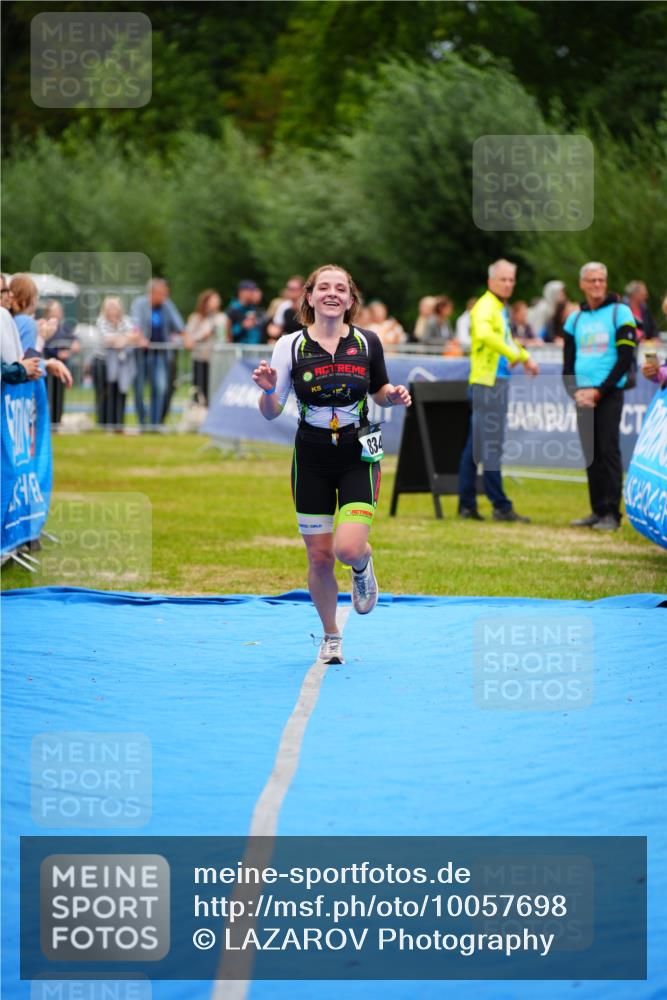 30.08.2026 - Elbe Triathlon Hamburg LAZAROV Photography http://msf.ph/oto/10057698 30.08.2026 11:21:23 Ziel 834, 1017 meine-sportfotos.de