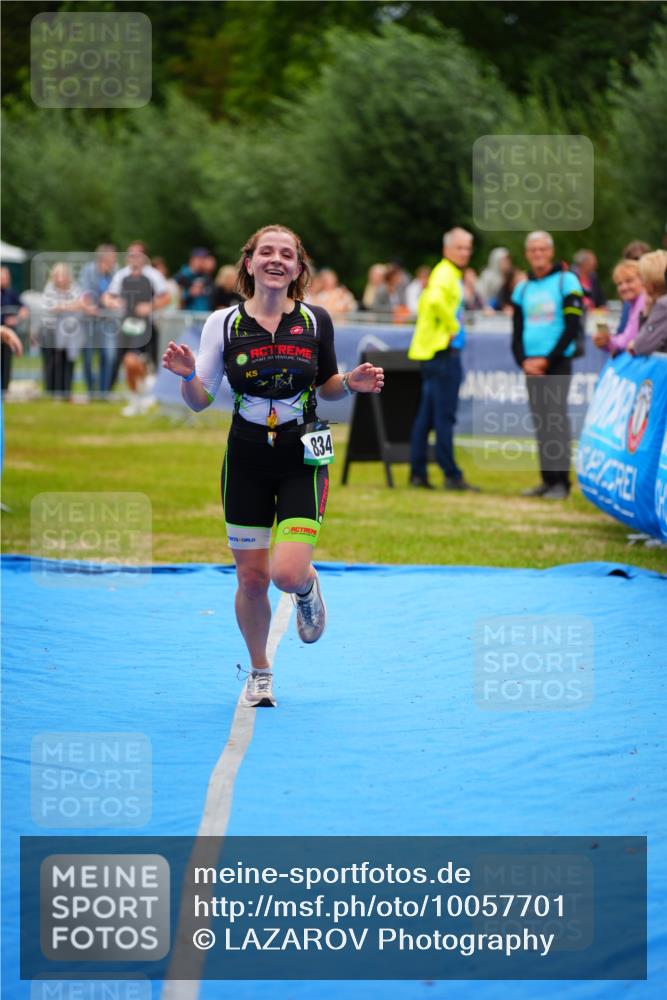 30.08.2026 - Elbe Triathlon Hamburg LAZAROV Photography http://msf.ph/oto/10057701 30.08.2026 11:21:24 Ziel 834 meine-sportfotos.de