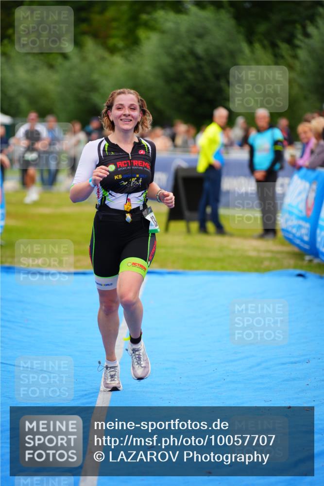 30.08.2026 - Elbe Triathlon Hamburg LAZAROV Photography http://msf.ph/oto/10057707 30.08.2026 11:21:25 Ziel 834 meine-sportfotos.de