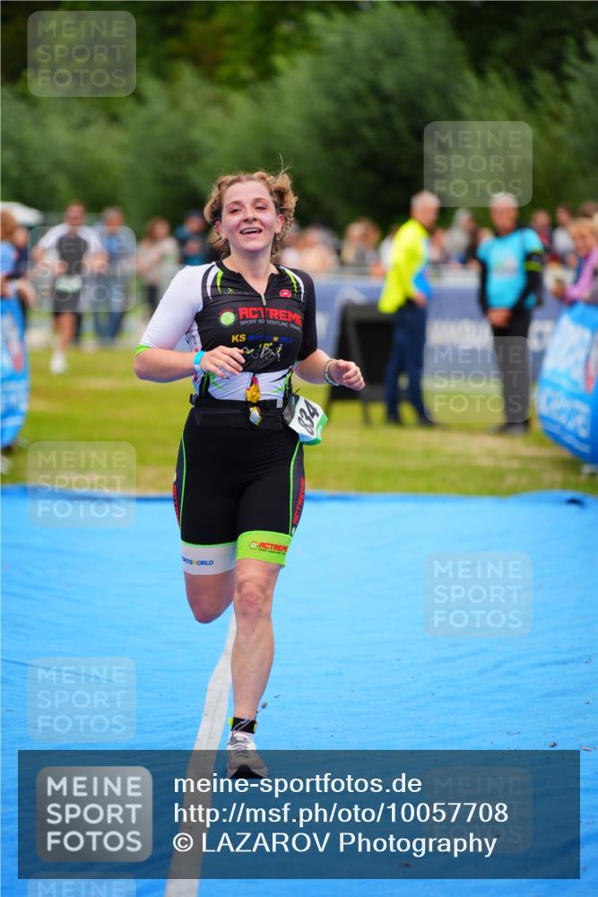 30.08.2026 - Elbe Triathlon Hamburg LAZAROV Photography http://msf.ph/oto/10057708 30.08.2026 11:21:25 Ziel 834 meine-sportfotos.de