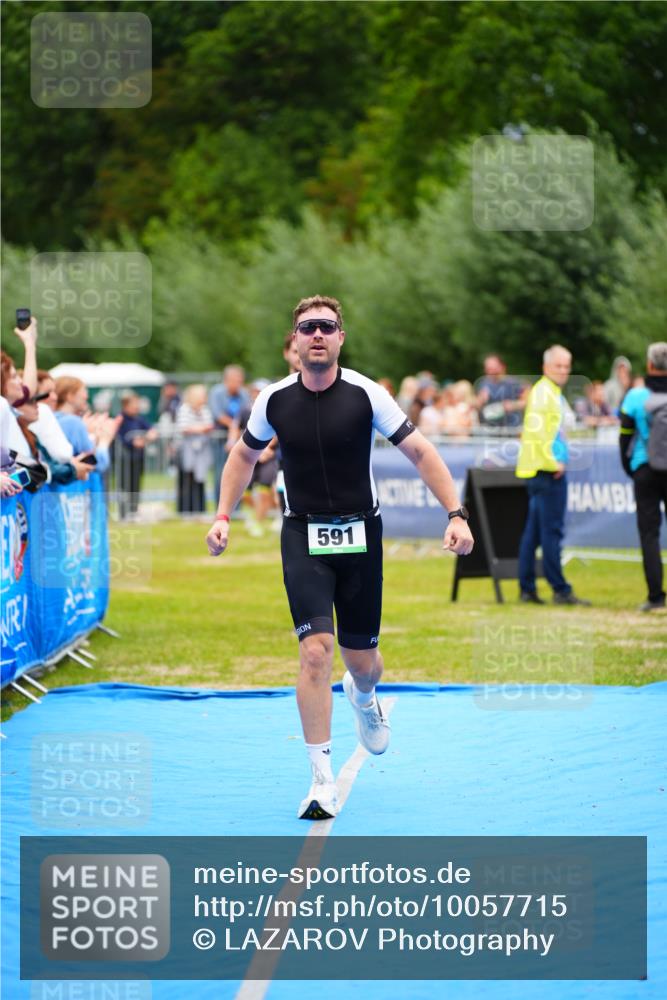 30.08.2026 - Elbe Triathlon Hamburg LAZAROV Photography http://msf.ph/oto/10057715 30.08.2026 11:21:33 Ziel 540, 591, 1025 meine-sportfotos.de