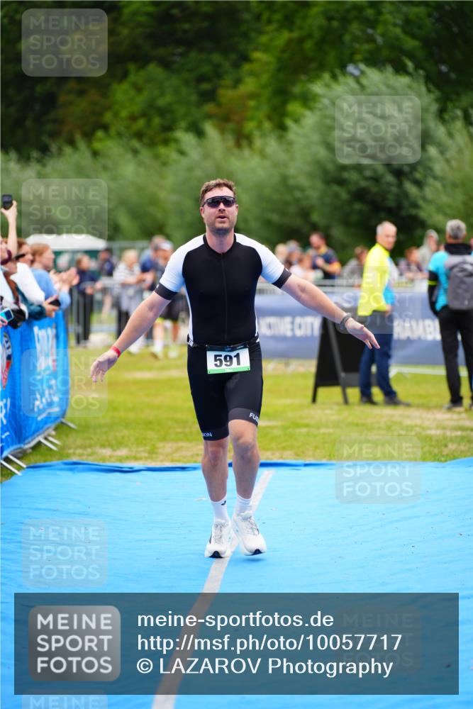 30.08.2026 - Elbe Triathlon Hamburg LAZAROV Photography http://msf.ph/oto/10057717 30.08.2026 11:21:33 Ziel 540, 591, 1025 meine-sportfotos.de