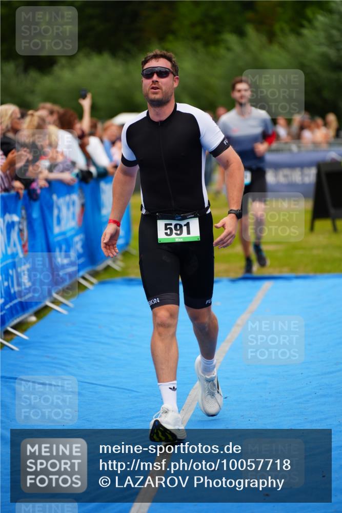 30.08.2026 - Elbe Triathlon Hamburg LAZAROV Photography http://msf.ph/oto/10057718 30.08.2026 11:21:34 Ziel 540, 591, 1025 meine-sportfotos.de