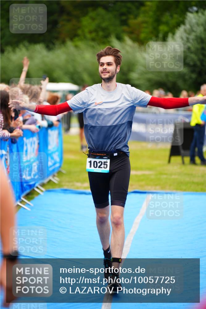 30.08.2026 - Elbe Triathlon Hamburg LAZAROV Photography http://msf.ph/oto/10057725 30.08.2026 11:21:37 Ziel 400, 540, 591, 1025 meine-sportfotos.de