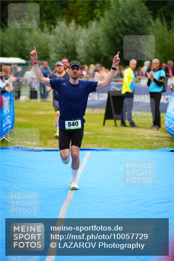 30.08.2026 - Elbe Triathlon Hamburg LAZAROV Photography http://msf.ph/oto/10057729 30.08.2026 11:21:41 Ziel 283, 400, 540 meine-sportfotos.de