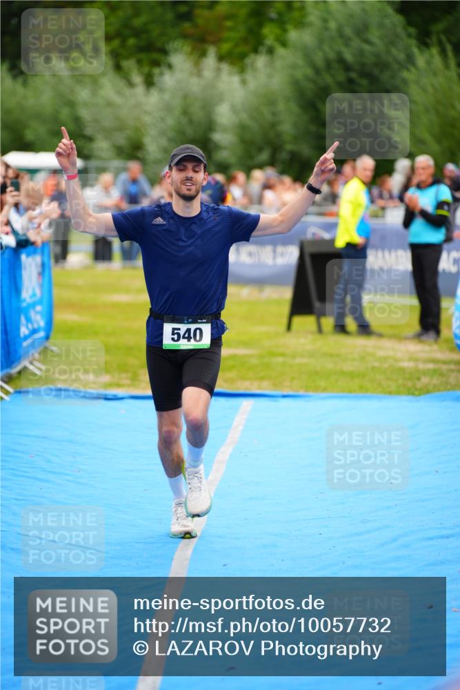 30.08.2026 - Elbe Triathlon Hamburg LAZAROV Photography http://msf.ph/oto/10057732 30.08.2026 11:21:41 Ziel 283, 400, 540 meine-sportfotos.de