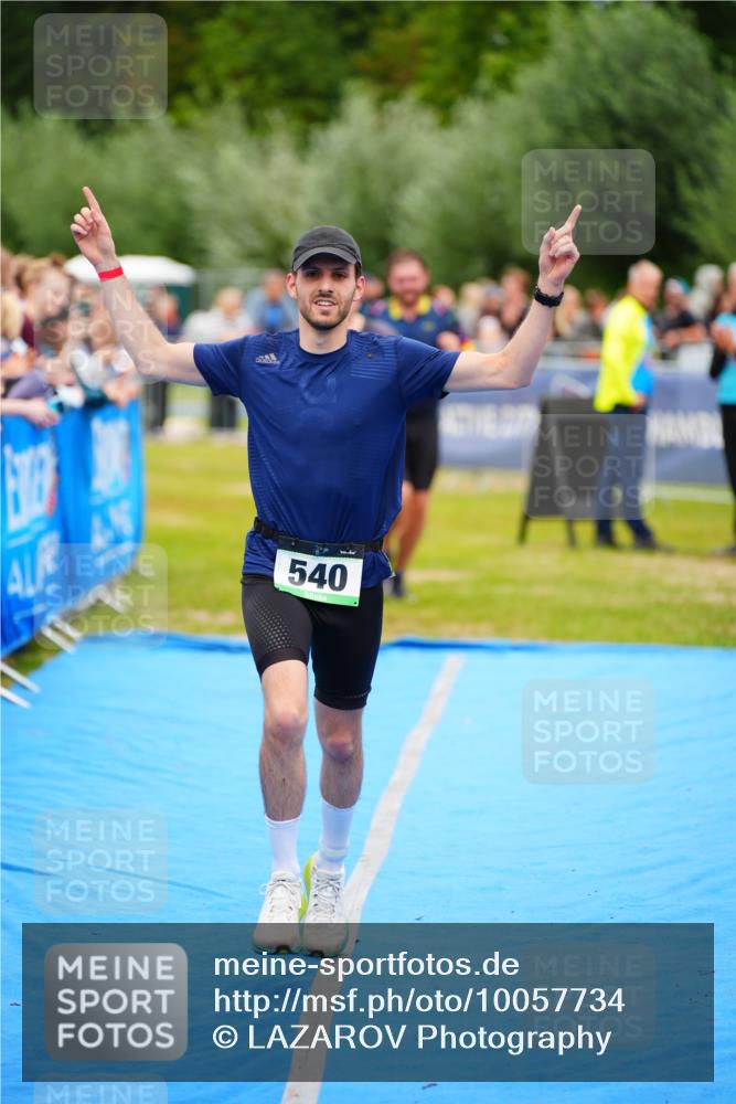 30.08.2026 - Elbe Triathlon Hamburg LAZAROV Photography http://msf.ph/oto/10057734 30.08.2026 11:21:42 Ziel 283, 400, 540 meine-sportfotos.de