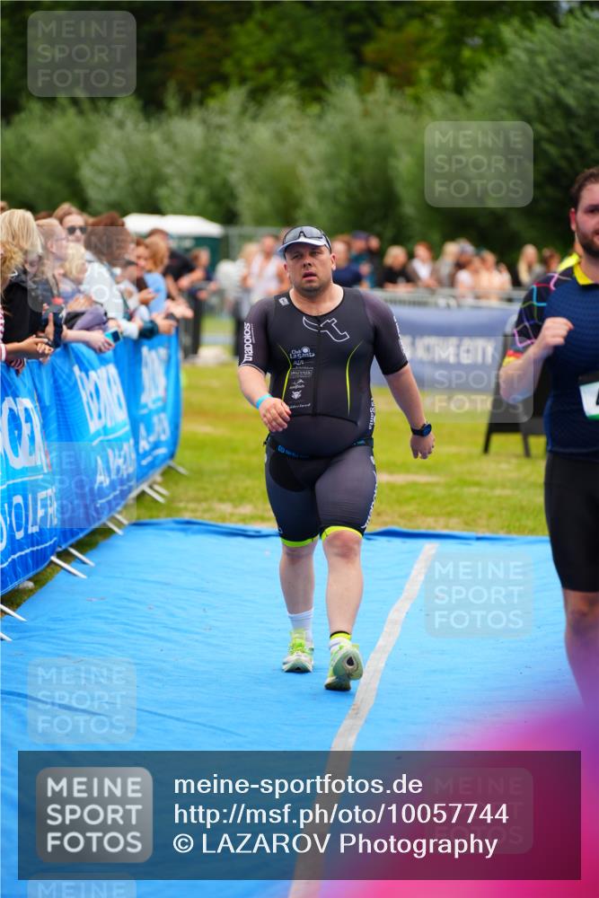 30.08.2026 - Elbe Triathlon Hamburg LAZAROV Photography http://msf.ph/oto/10057744 30.08.2026 11:21:46 Ziel 283, 400, 561, 585, 991 meine-sportfotos.de