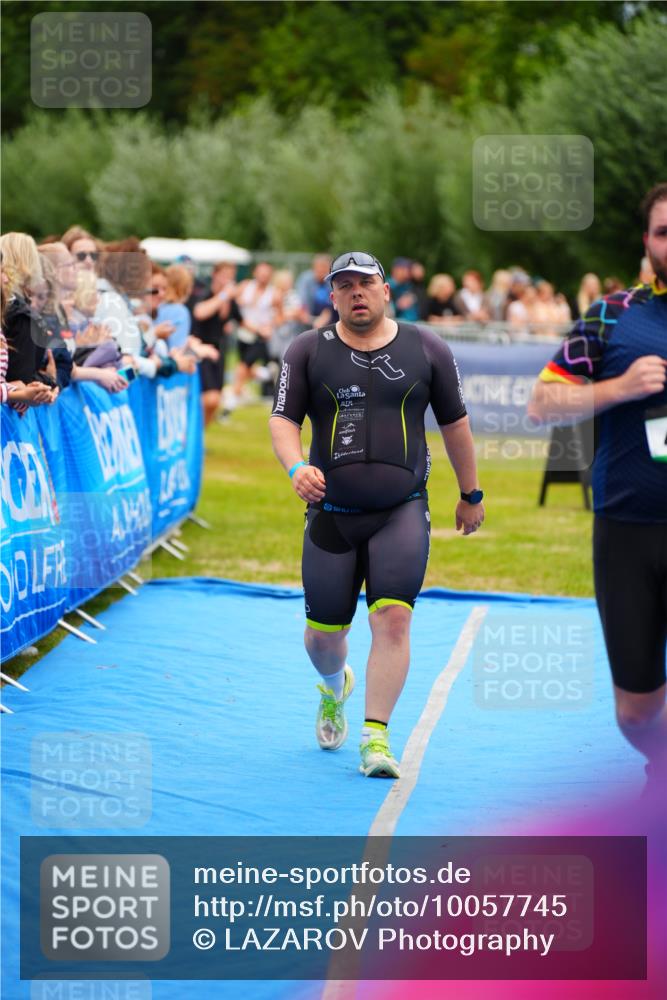 30.08.2026 - Elbe Triathlon Hamburg LAZAROV Photography http://msf.ph/oto/10057745 30.08.2026 11:21:46 Ziel 283, 400, 561, 585, 991 meine-sportfotos.de