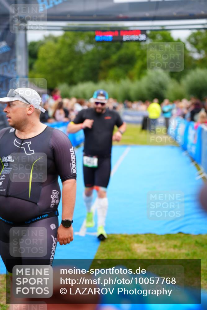 30.08.2026 - Elbe Triathlon Hamburg LAZAROV Photography http://msf.ph/oto/10057768 30.08.2026 11:21:56 Ziel 561, 585, 1063 meine-sportfotos.de