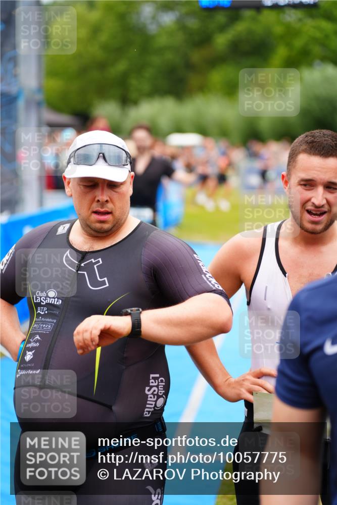 30.08.2026 - Elbe Triathlon Hamburg LAZAROV Photography http://msf.ph/oto/10057775 30.08.2026 11:21:59 Ziel 703, 1063, 1113 meine-sportfotos.de