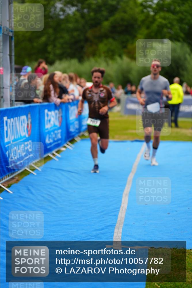 30.08.2026 - Elbe Triathlon Hamburg LAZAROV Photography http://msf.ph/oto/10057782 30.08.2026 11:22:06 Ziel 703, 1113 meine-sportfotos.de