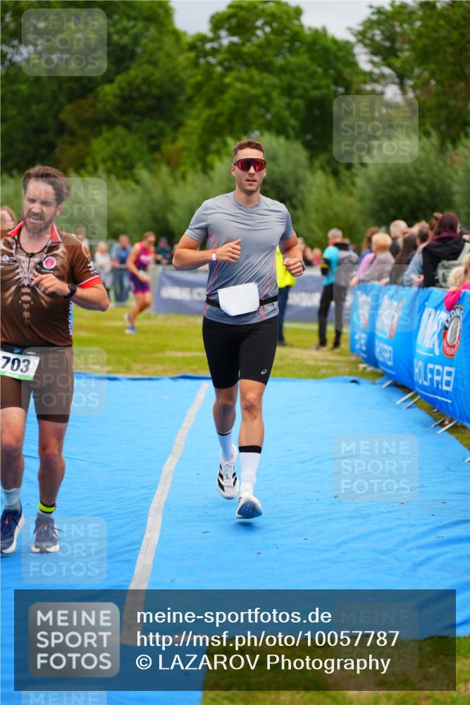 30.08.2026 - Elbe Triathlon Hamburg LAZAROV Photography http://msf.ph/oto/10057787 30.08.2026 11:22:07 Ziel 703, 1113 meine-sportfotos.de