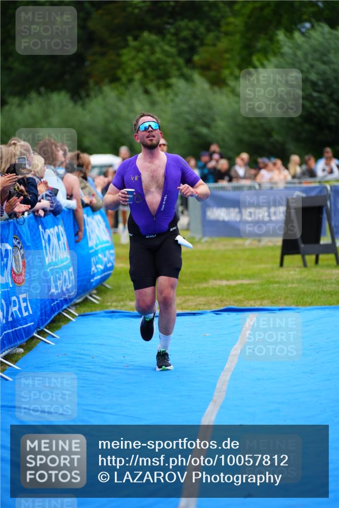 30.08.2026 - Elbe Triathlon Hamburg LAZAROV Photography http://msf.ph/oto/10057812 30.08.2026 11:22:24 Ziel 589, 1009, 1035, 1069 meine-sportfotos.de