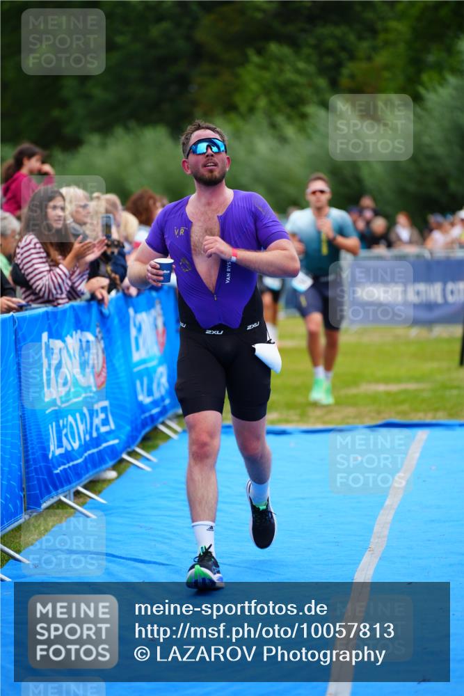 30.08.2026 - Elbe Triathlon Hamburg LAZAROV Photography http://msf.ph/oto/10057813 30.08.2026 11:22:25 Ziel 589, 1009, 1035, 1069 meine-sportfotos.de