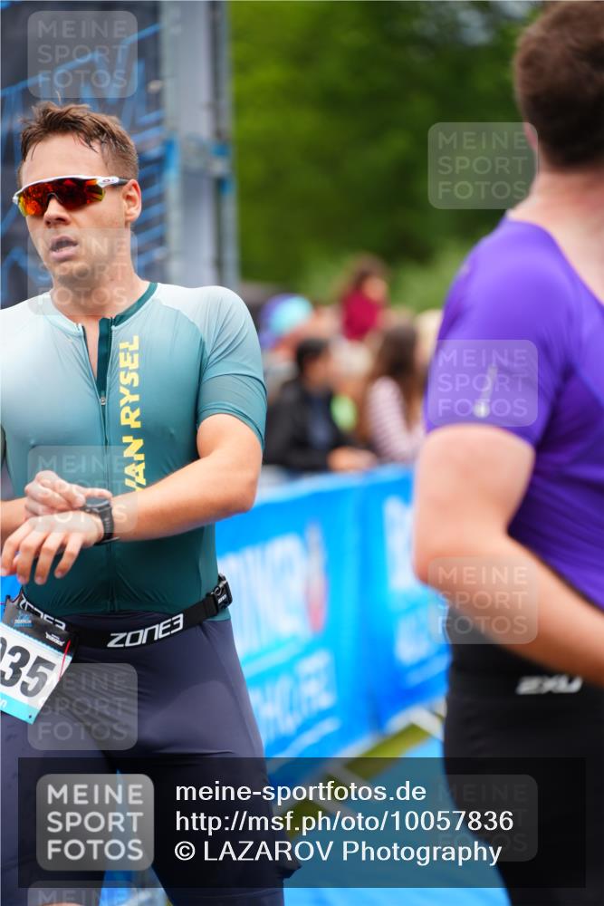 30.08.2026 - Elbe Triathlon Hamburg LAZAROV Photography http://msf.ph/oto/10057836 30.08.2026 11:22:30 Ziel 1009, 1035, 1069, 1102 meine-sportfotos.de